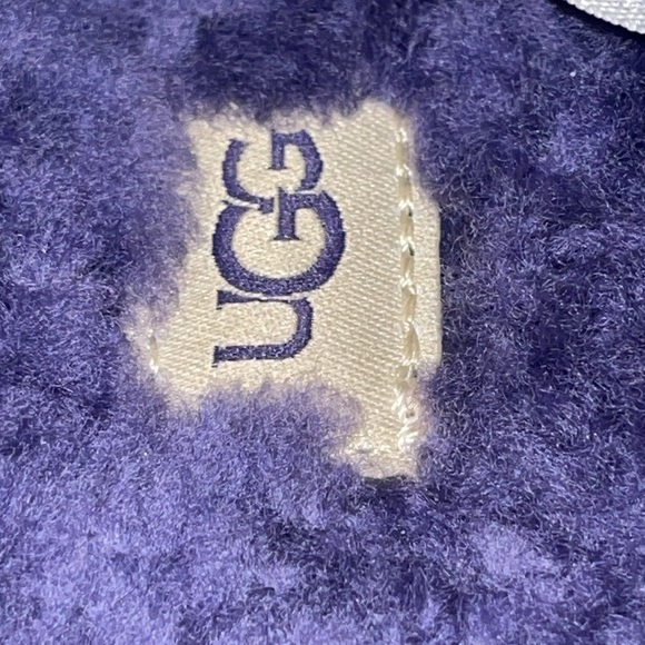 UGG Woman’s Fluff Yeah Sheepskin Slides Medallion Purple Elastic Strap size 5 - Picture 6 of 11